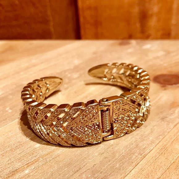 Banana Republic Gold Chevron Clasp Cuff Bracelet